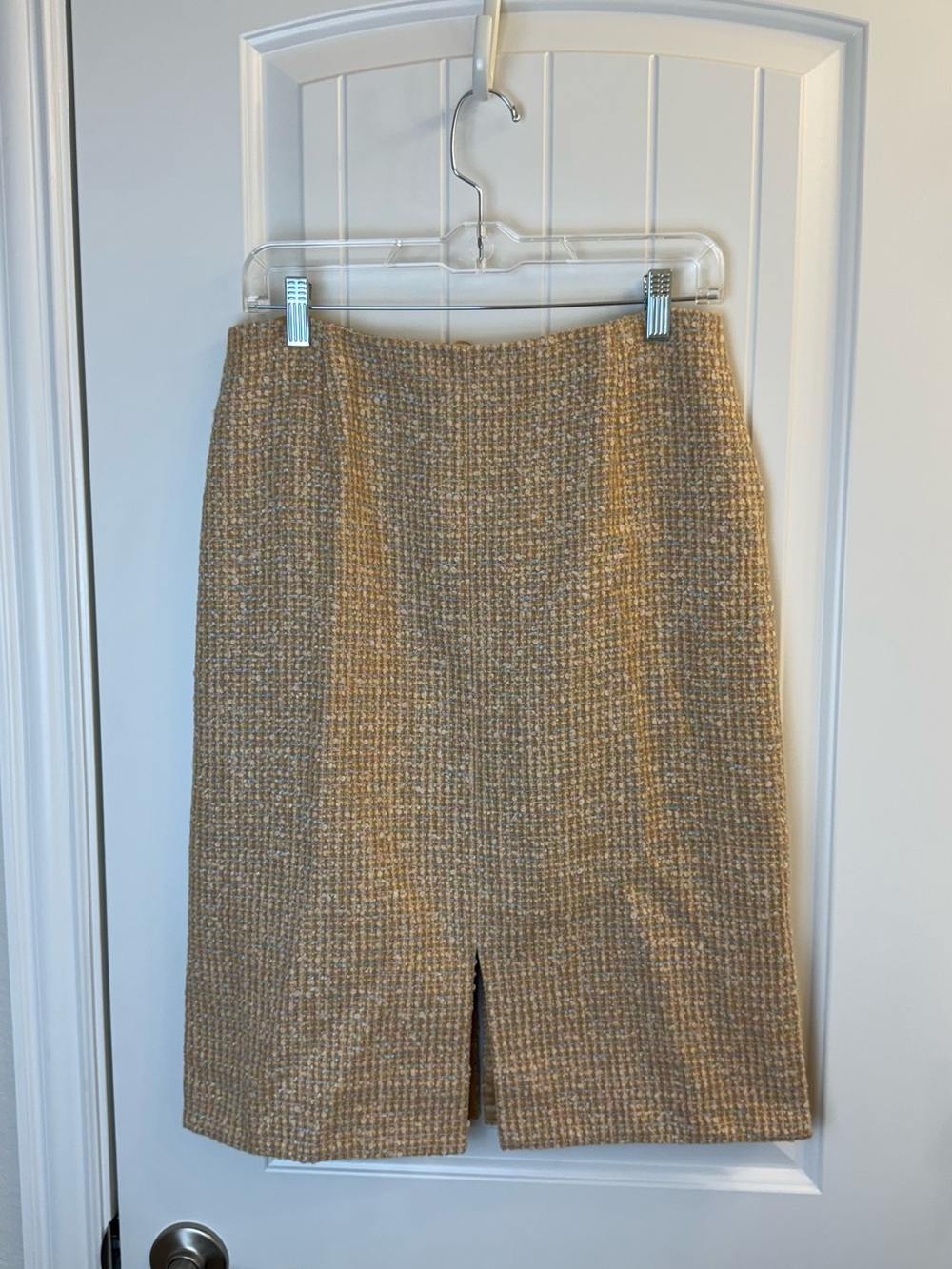 Escada Beige pink Tweed Skirt with Slits Silk lining sz 38/10